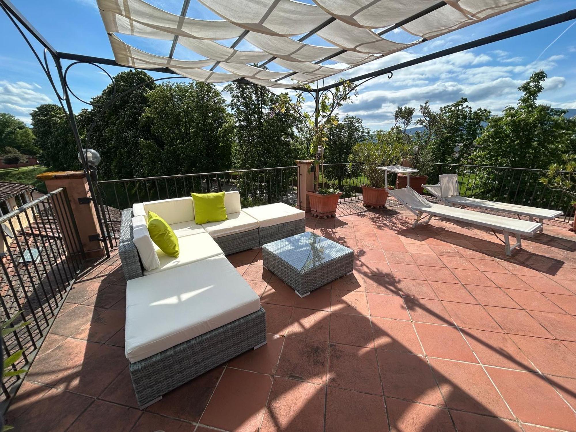 La Terrazza Fra Le Torri Apartment Lucca Exterior photo
