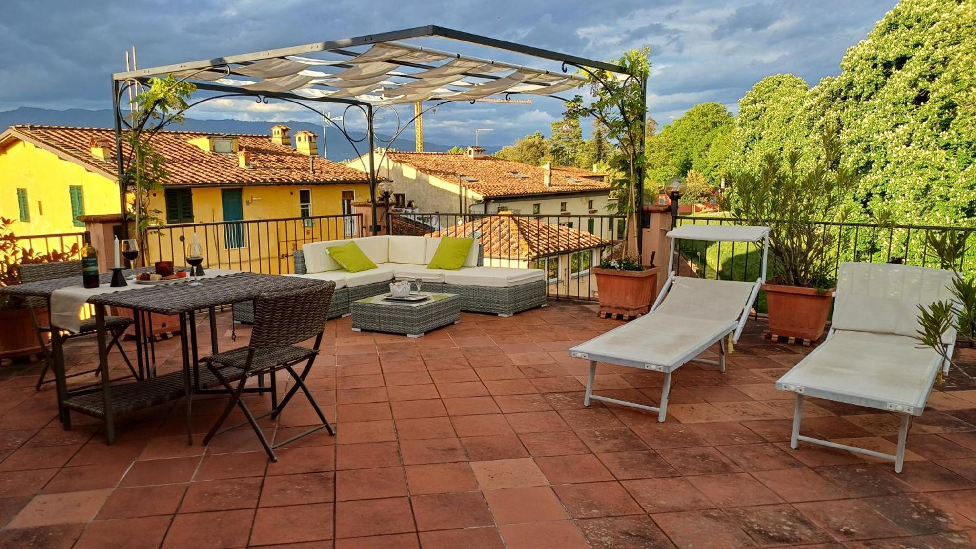 La Terrazza Fra Le Torri Apartment Lucca Exterior photo