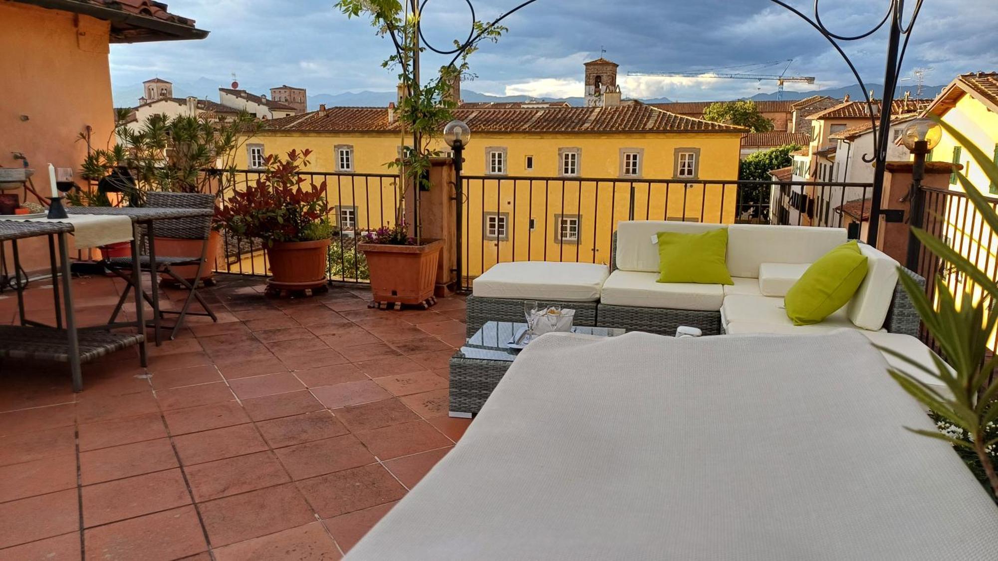 La Terrazza Fra Le Torri Apartment Lucca Exterior photo